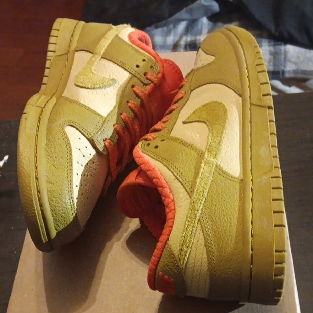 Nike Dunk Low Bronzine Sesame Picante Red Womens SZ 9 Mens SZ 7.5 Like New - Picture 8 of 9